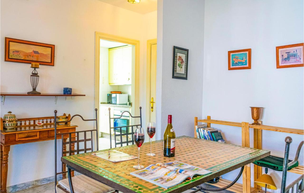 Lovely Apartment In Marbella With Kitchenette Bagian luar foto