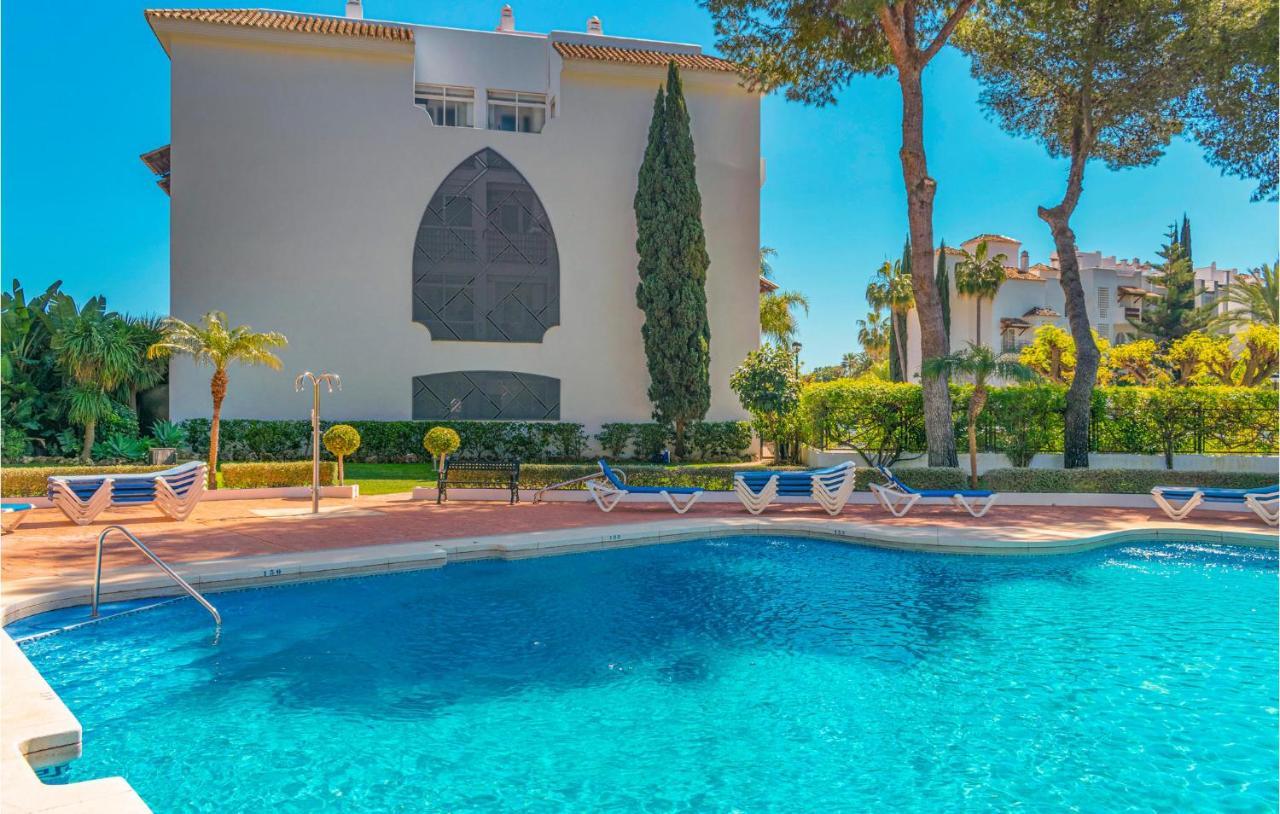 Lovely Apartment In Marbella With Kitchenette Bagian luar foto