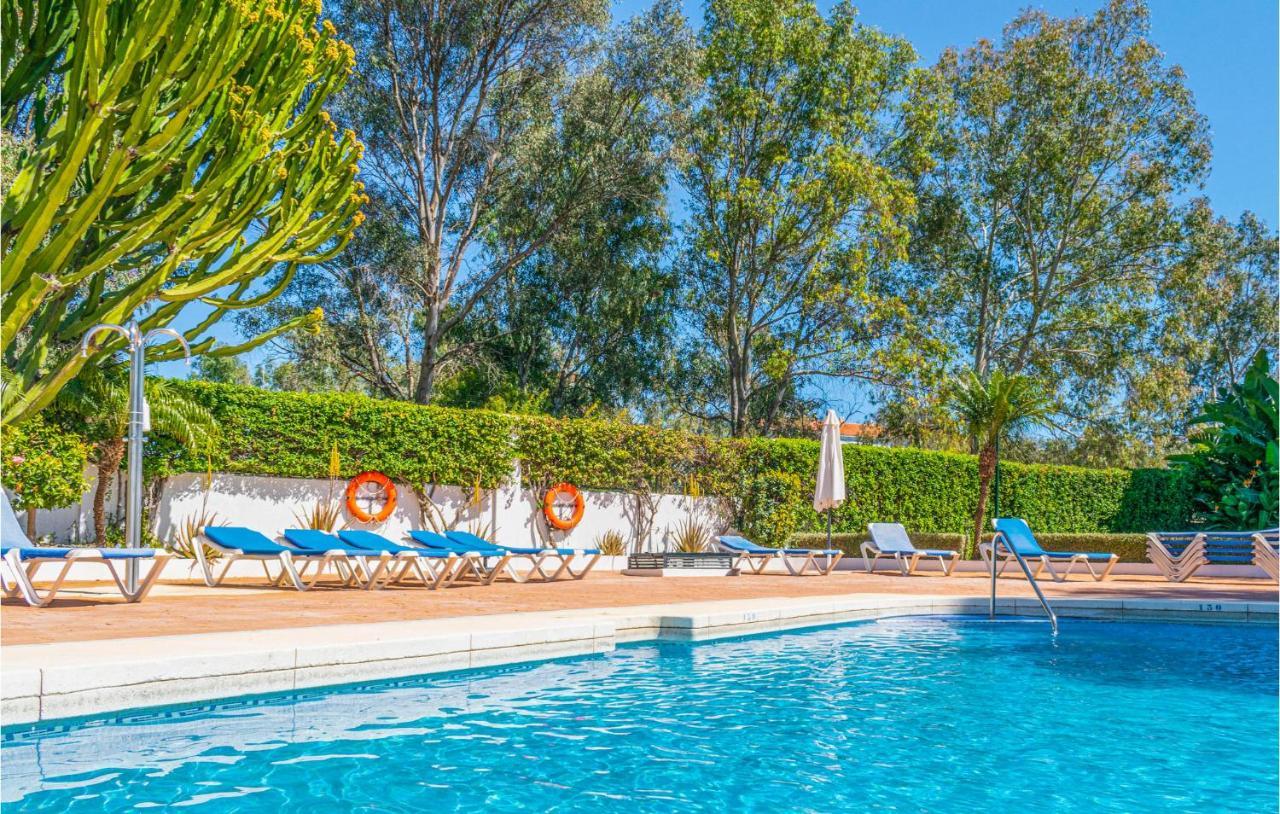 Lovely Apartment In Marbella With Kitchenette Bagian luar foto