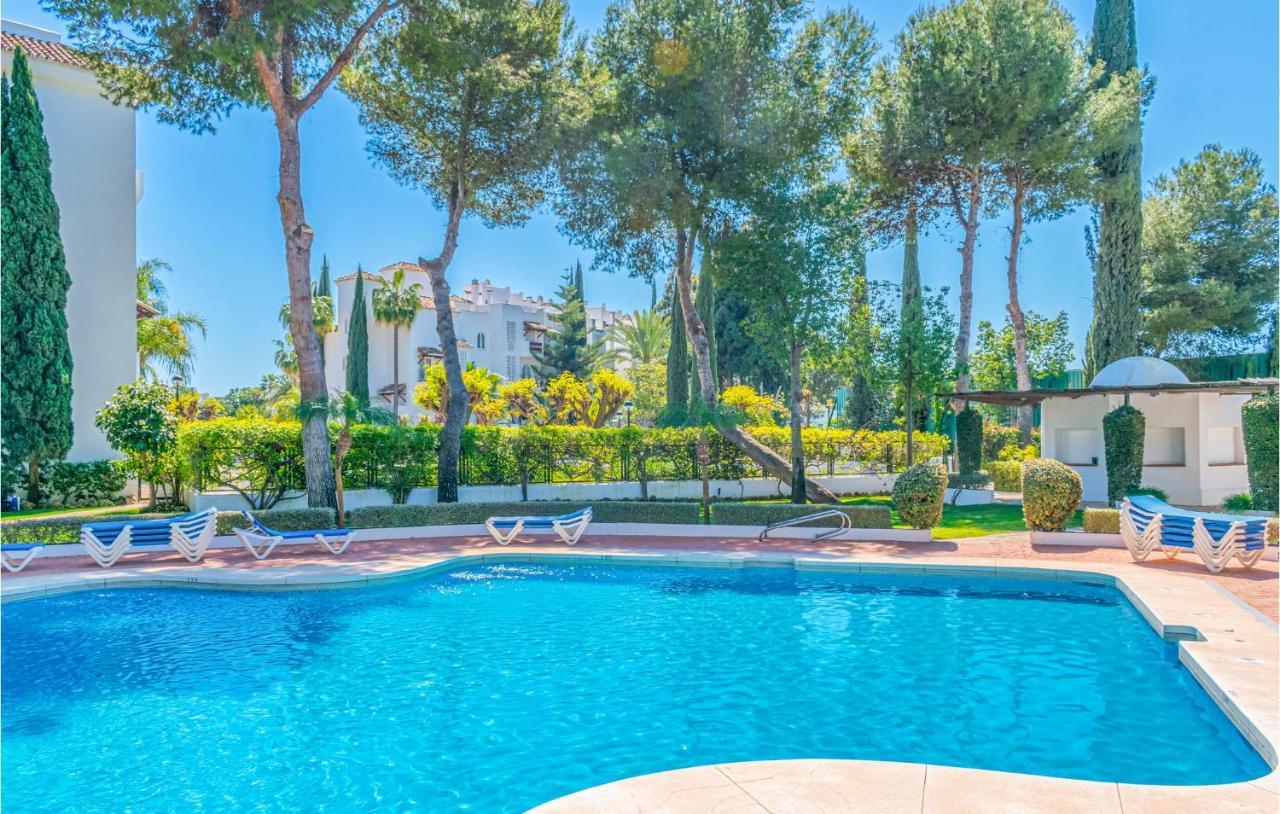 Lovely Apartment In Marbella With Kitchenette Bagian luar foto