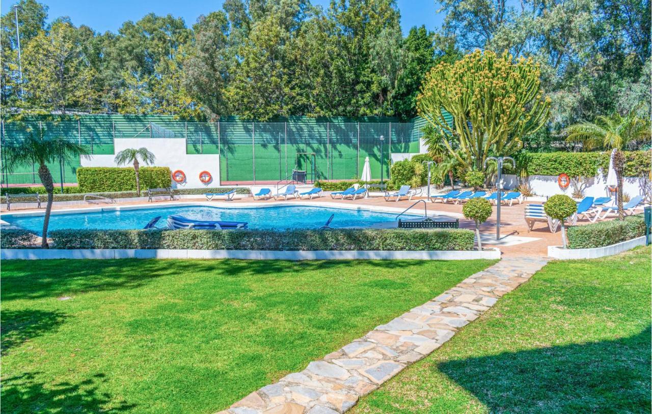 Lovely Apartment In Marbella With Kitchenette Bagian luar foto