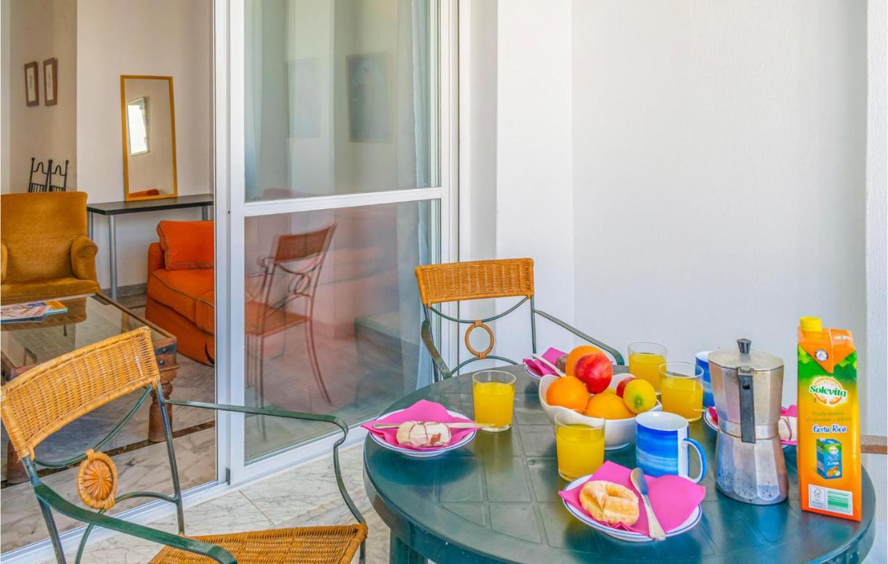Lovely Apartment In Marbella With Kitchenette Bagian luar foto
