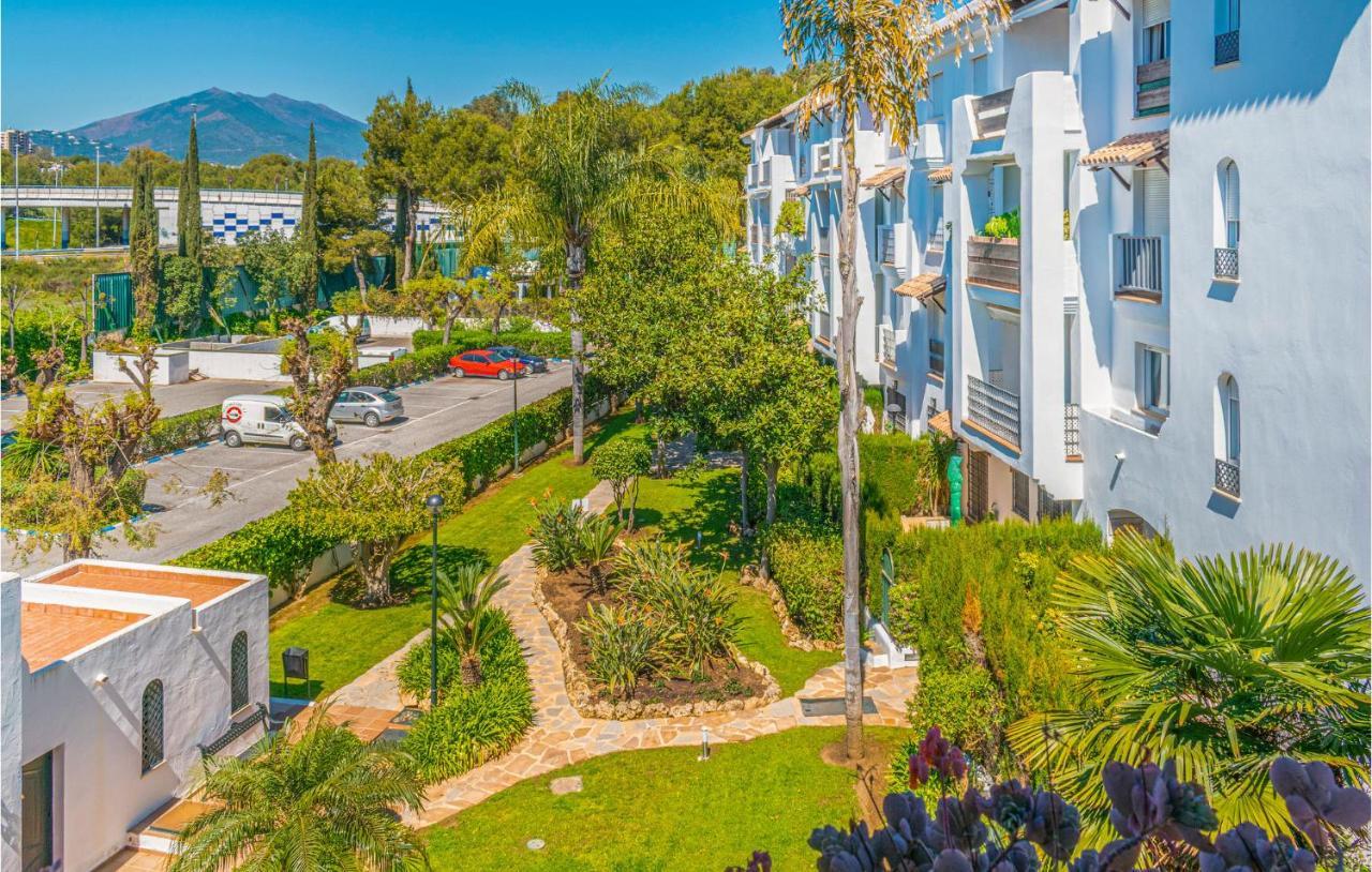 Lovely Apartment In Marbella With Kitchenette Bagian luar foto