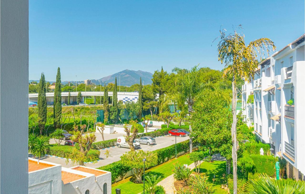 Lovely Apartment In Marbella With Kitchenette Bagian luar foto