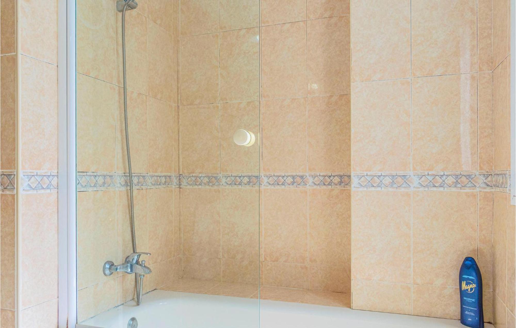 Lovely Apartment In Marbella With Kitchenette Bagian luar foto