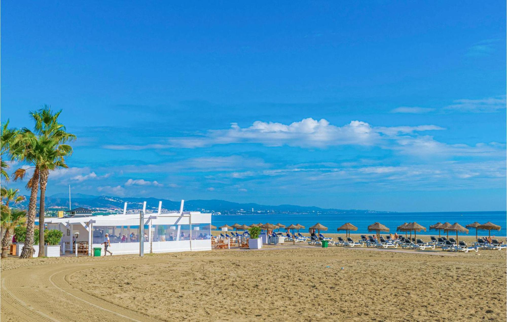 Lovely Apartment In Marbella With Kitchenette Bagian luar foto
